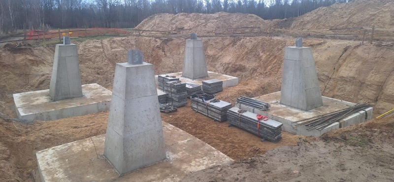 realizacja-prac-fundamentowych-przy-budowie-linii-400-kv-mikulowa-swiebodzice